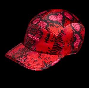 Ivy Park IVY HEART | PRINTED SATIN PANEL CAP